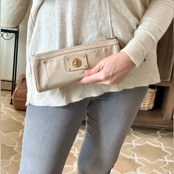 MARC JACOBS clutch / wristlet - Picture 4 of 7